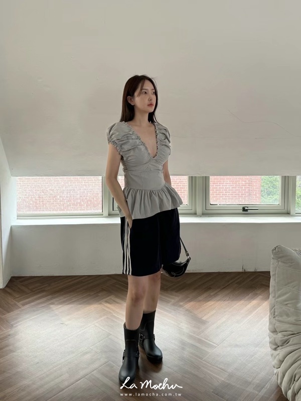 澎袖深V領澎下擺性感上衣